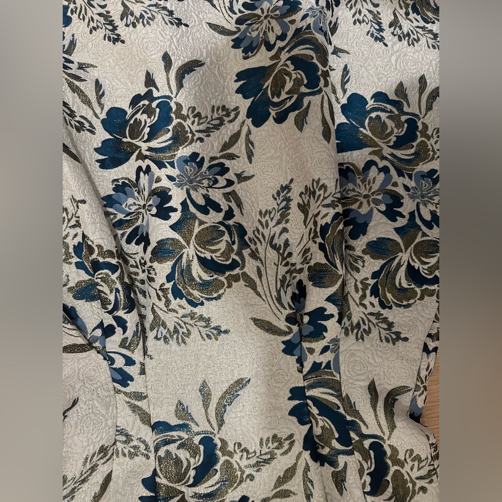 Like New floral print gold and blue VINCE CAMUTO Tea Length Floral Dress Size  4 - Picture 3 of 3